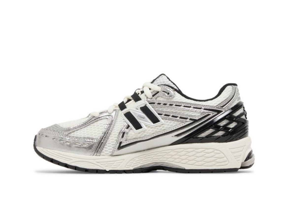 NEW BALANCE 1906R “SILVER METALLIC BLACK”