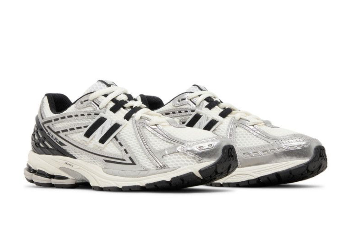 NEW BALANCE 1906R “SILVER METALLIC BLACK”